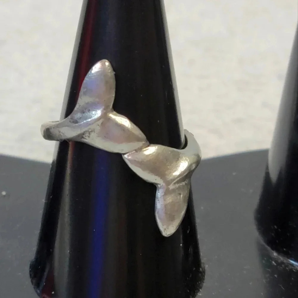 Whale Tail size  5.75